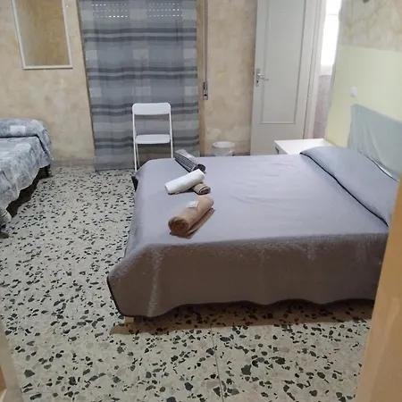 Fontanarossa Airport Bagno Privato In 800 Mt Aeroporto B&B 3*