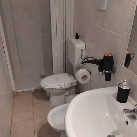 Fontanarossa Airport Bagno Privato In 800 Mt Aeroporto 3* 카타니아