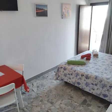 Fontanarossa Airport Bagno Privato In 800 Mt Aeroporto B&B