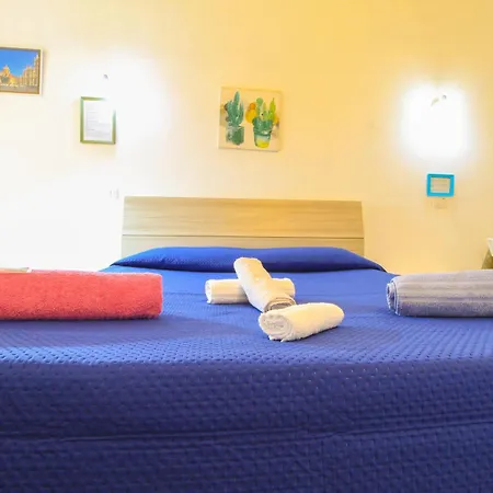 Fontanarossa Airport Bagno Privato In 800 Mt Aeroporto 3*