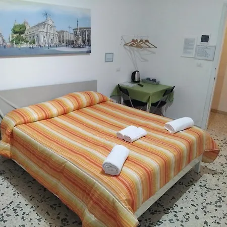 Bed & Breakfast Fontanarossa Airport Bagno Privato In 800 Mt Aeroporto 3*